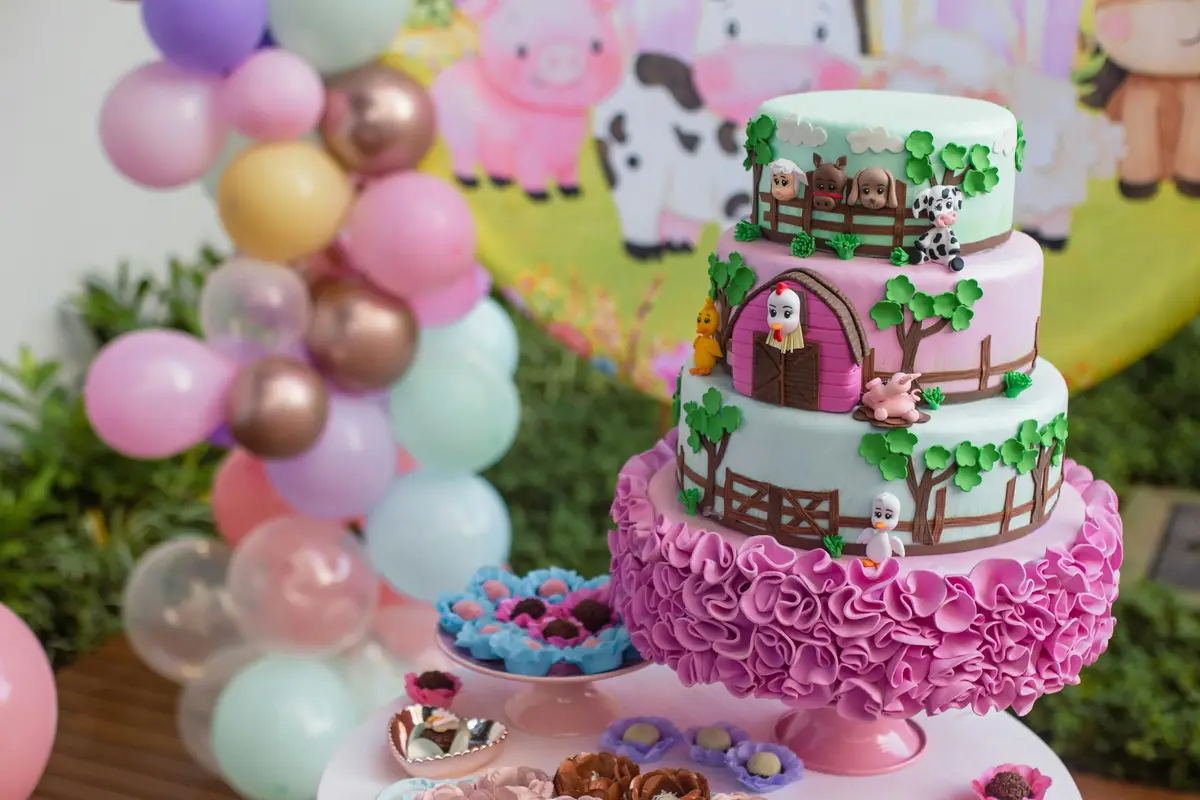 Elegant custom birthday cake by Sathya Home Bakes